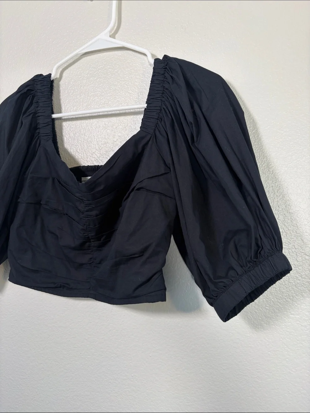 Abercrombie Ruched Puff Sleeve Cropped Blouse in Black - S